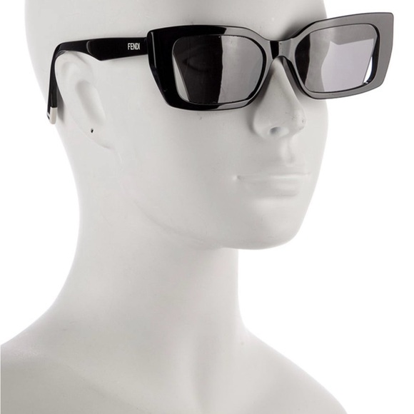 Fendi Square Black Sunglasses - Picture 1 of 4